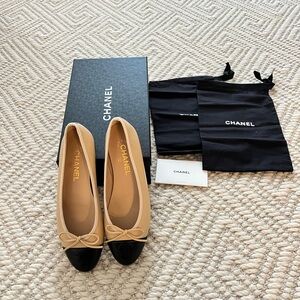Chanel Cream & Black Ballet Flats Timeless Elegance